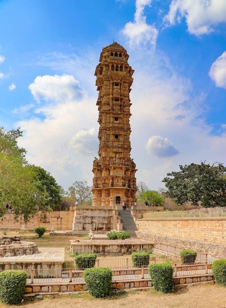 Vijay Stambh top 10 tourist places to visit near Sanwariya Seth Temple in Udaipur in 2025